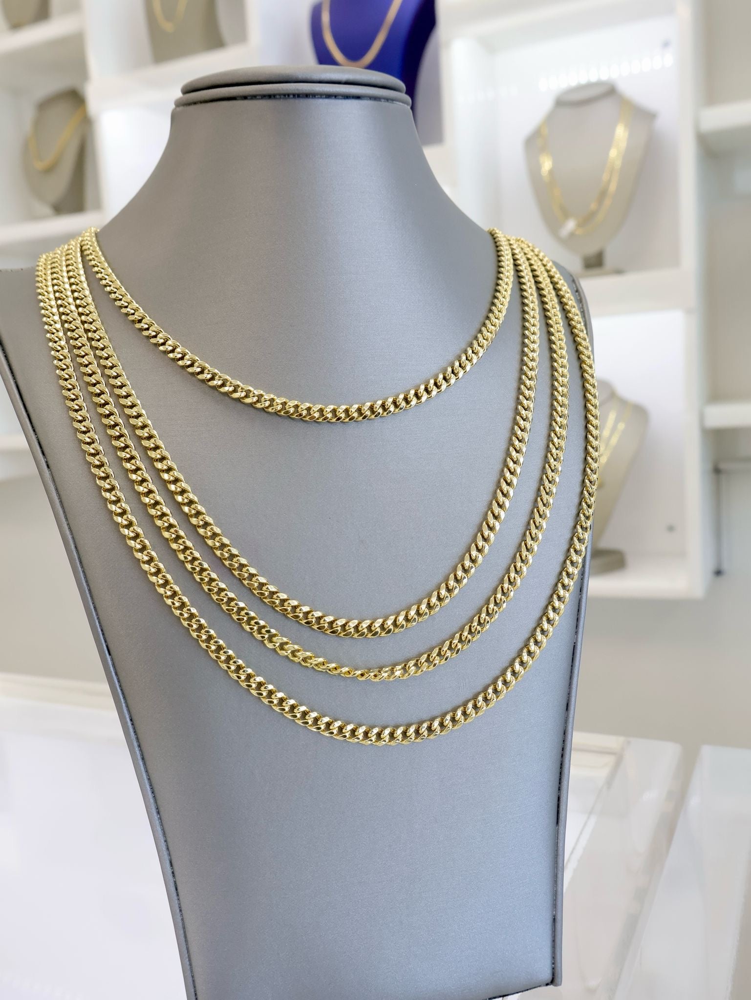 Cadena Hallow Oro 14k